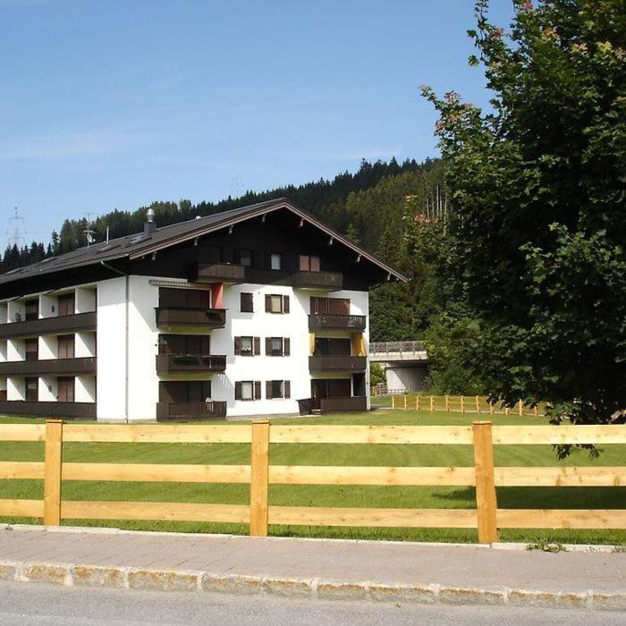 Living Appartement Флахау Экстерьер фото